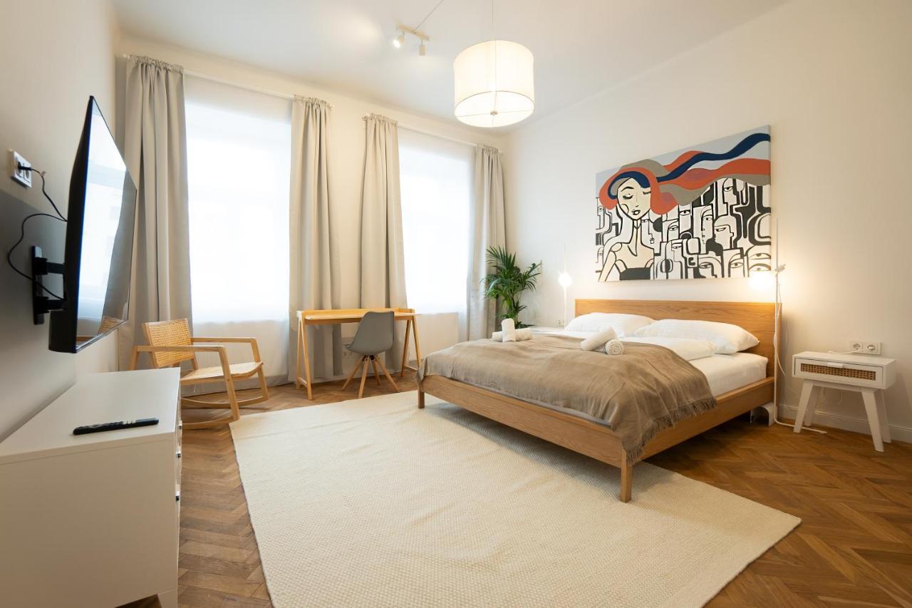 Chic 94M2 Apartment With A King-Size Bed Вена Экстерьер фото
