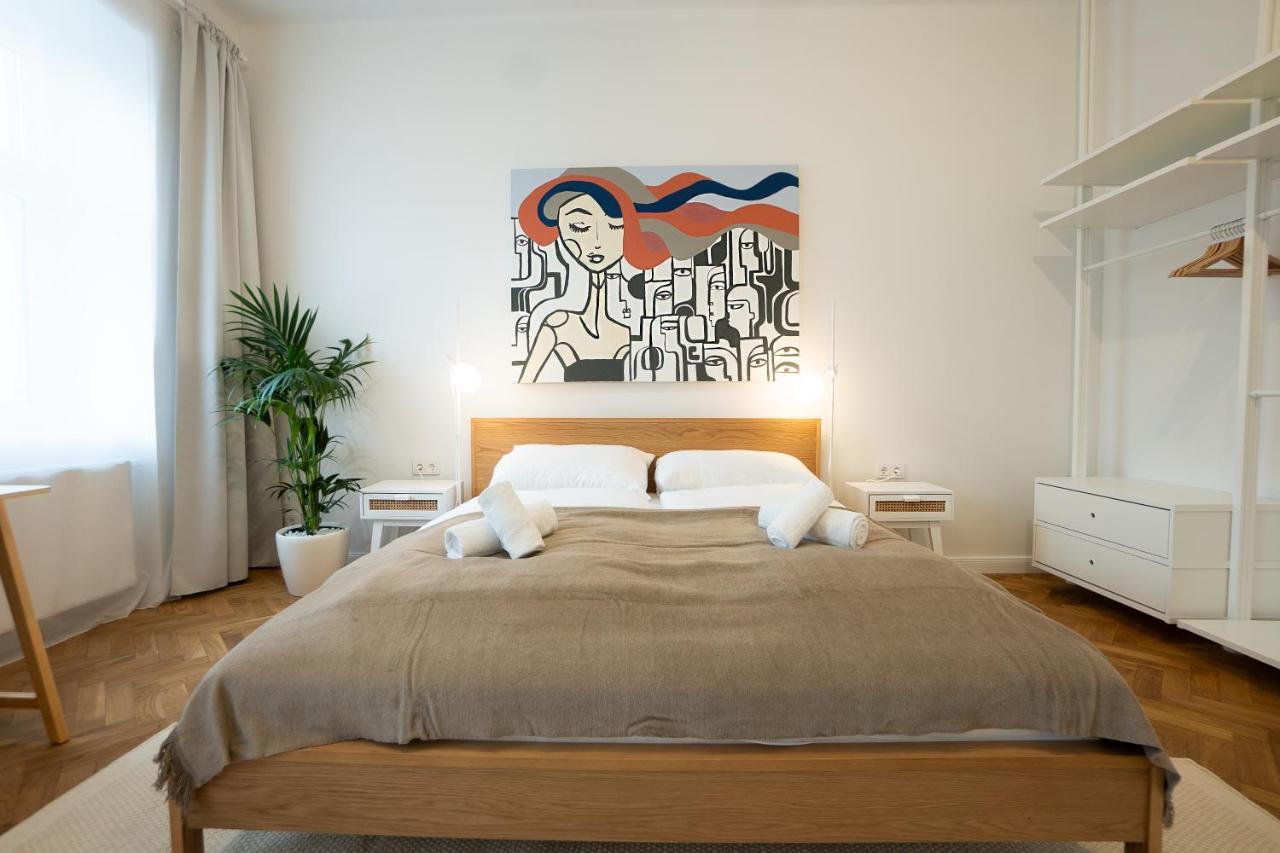 Chic 94M2 Apartment With A King-Size Bed Вена Экстерьер фото