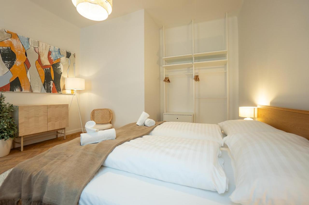 Chic 94M2 Apartment With A King-Size Bed Вена Экстерьер фото