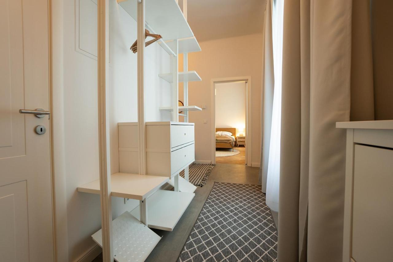 Chic 94M2 Apartment With A King-Size Bed Вена Экстерьер фото