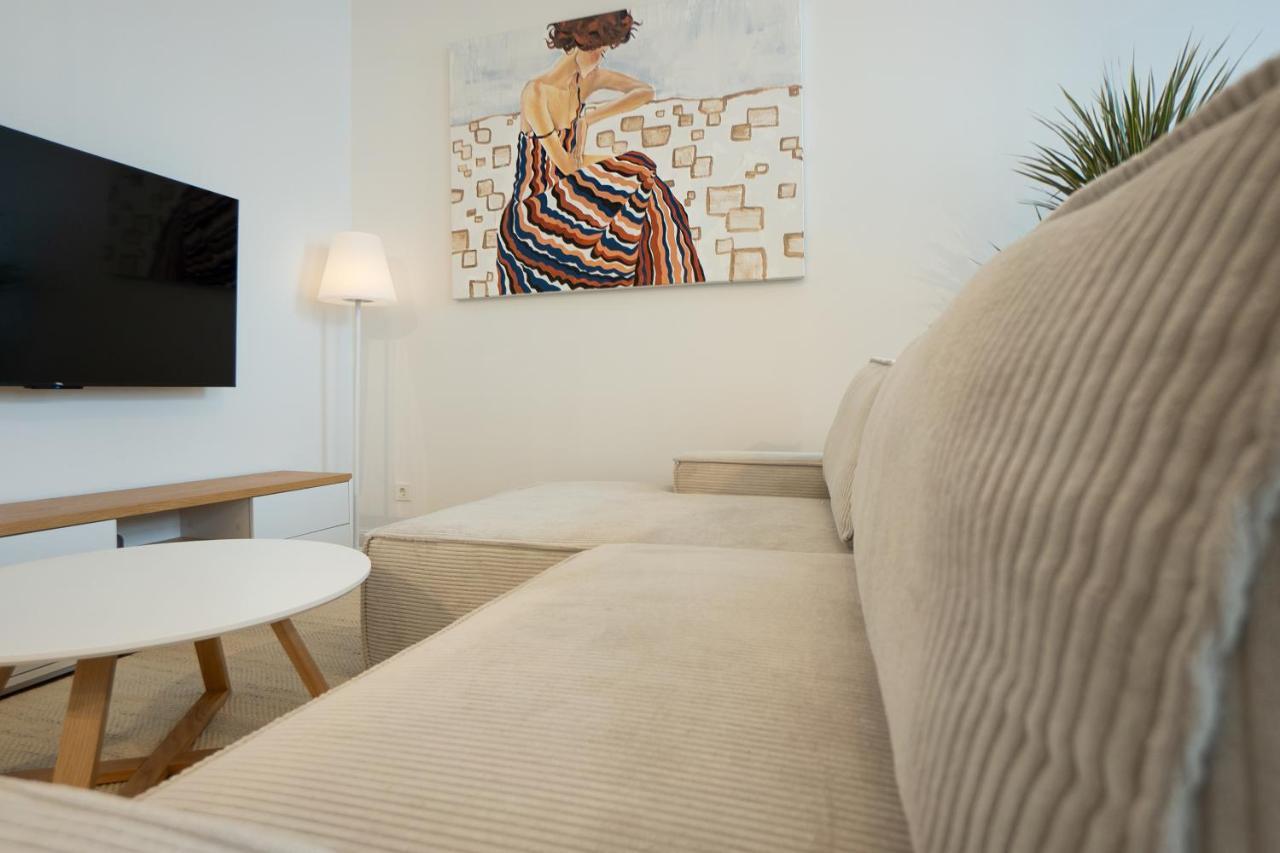Chic 94M2 Apartment With A King-Size Bed Вена Экстерьер фото